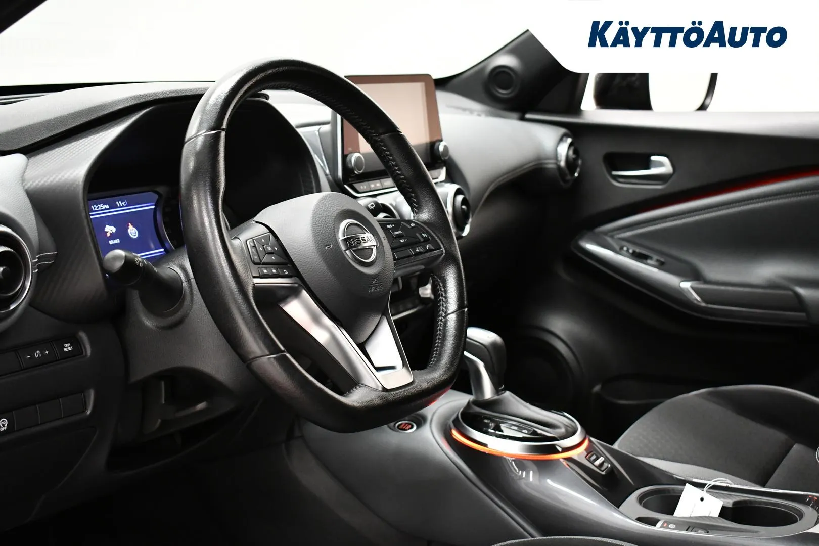 NISSAN Juke ZMU-194 carousel image