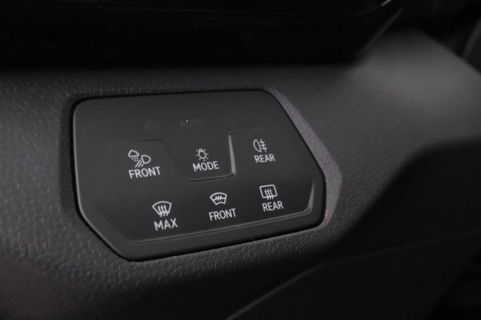 Volkswagen ID.4 NOJ-673 carousel image