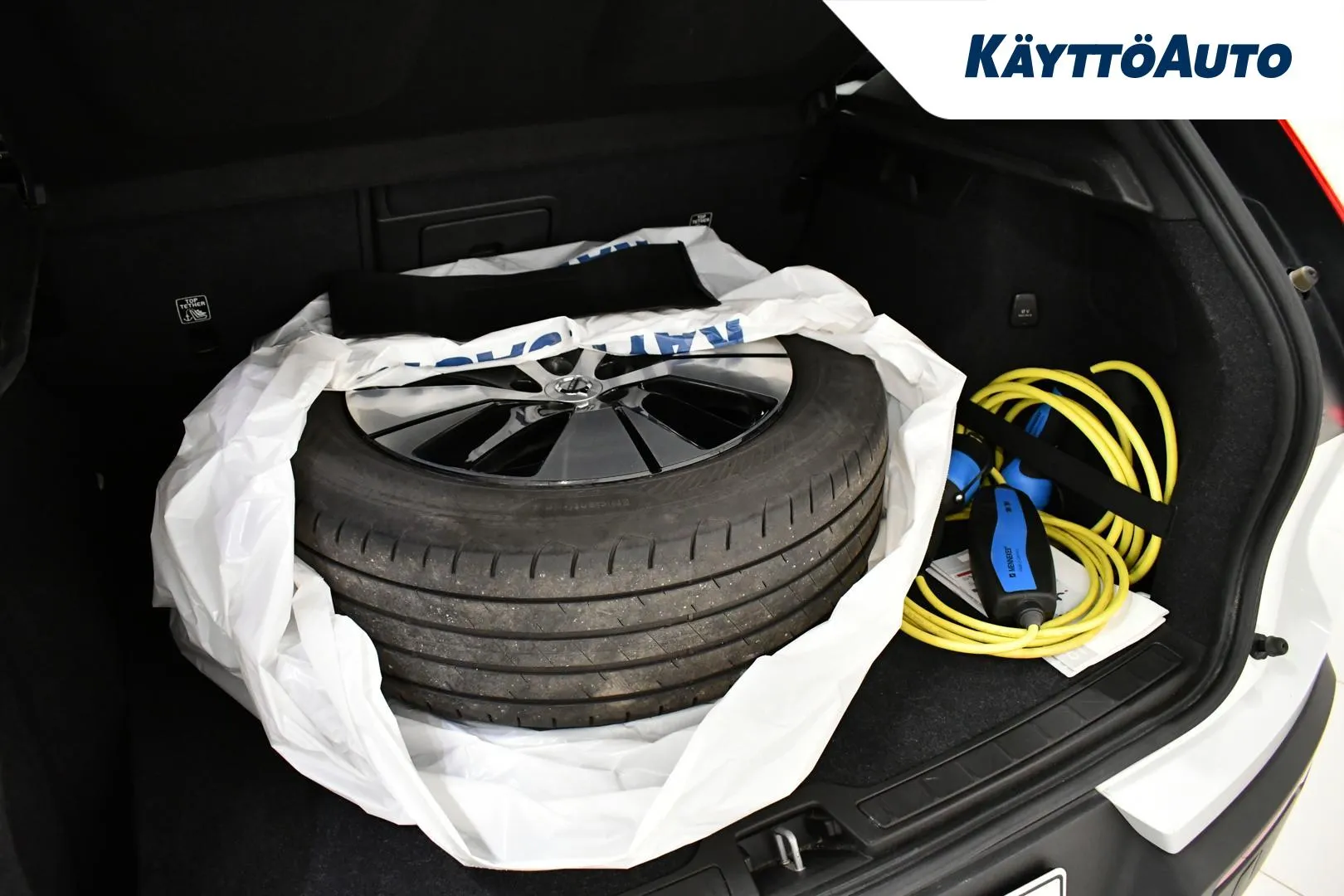 VOLVO XC40 ZMV-501 carousel image