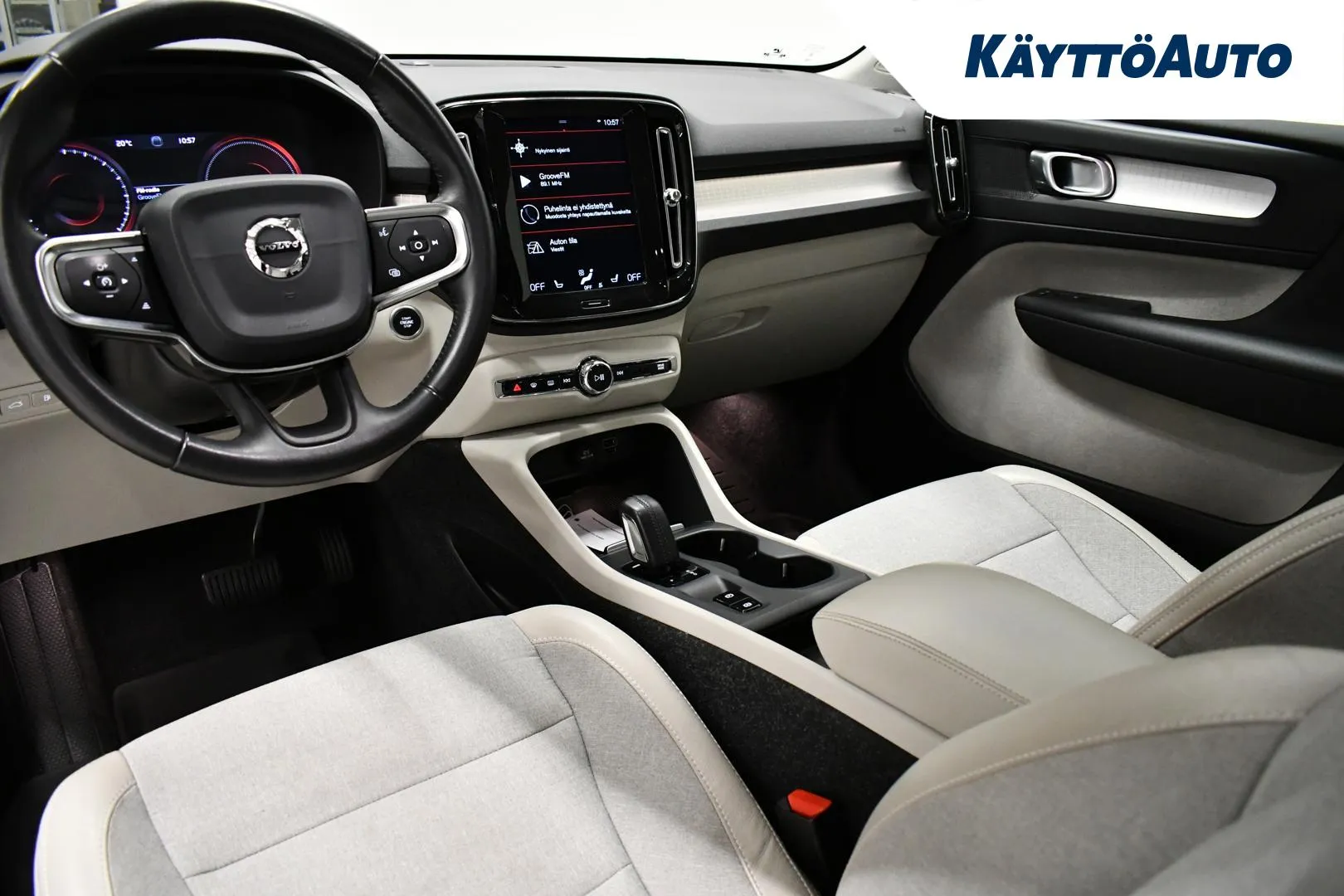 VOLVO XC40 ZMV-501 carousel image