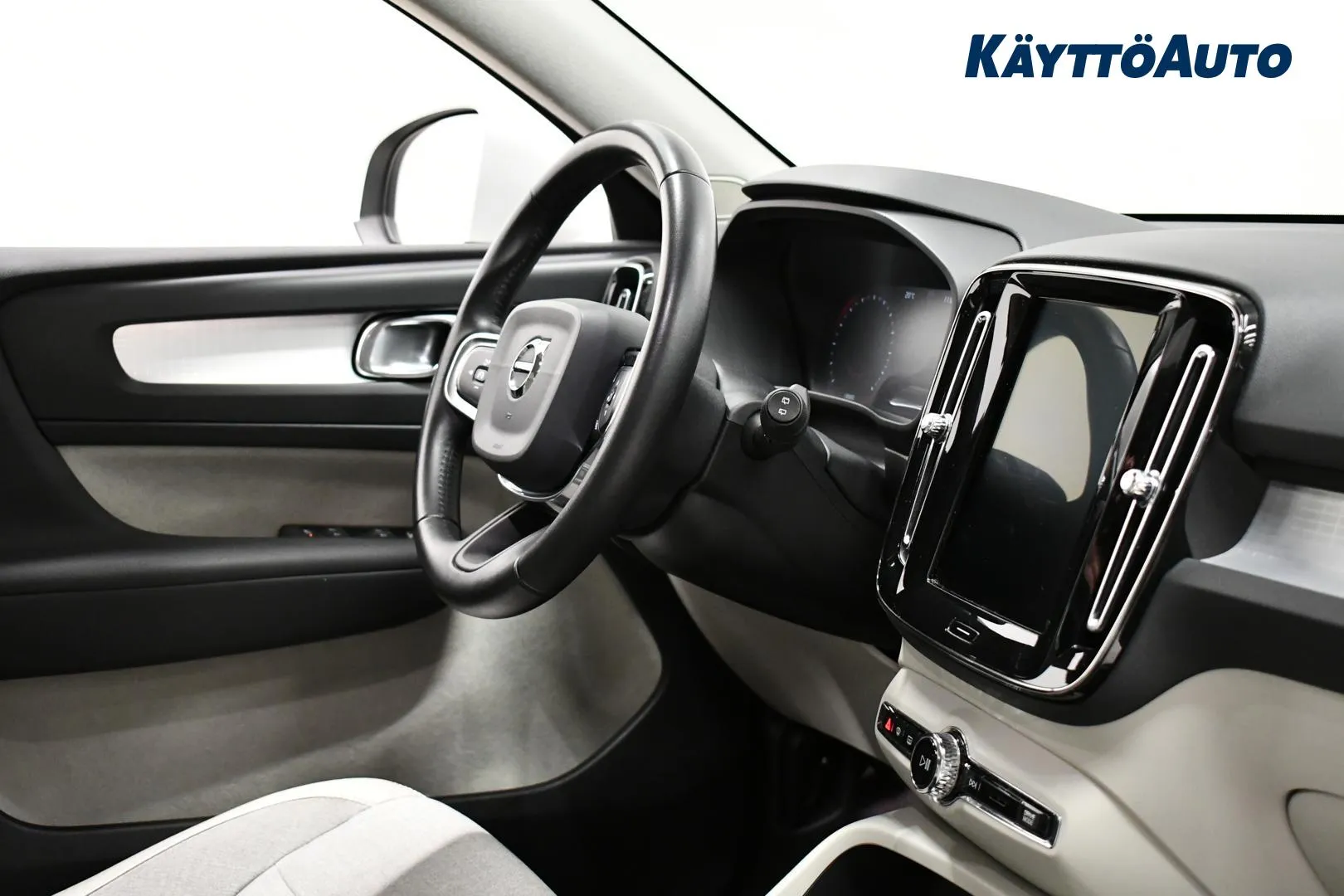 VOLVO XC40 ZMV-501 carousel image