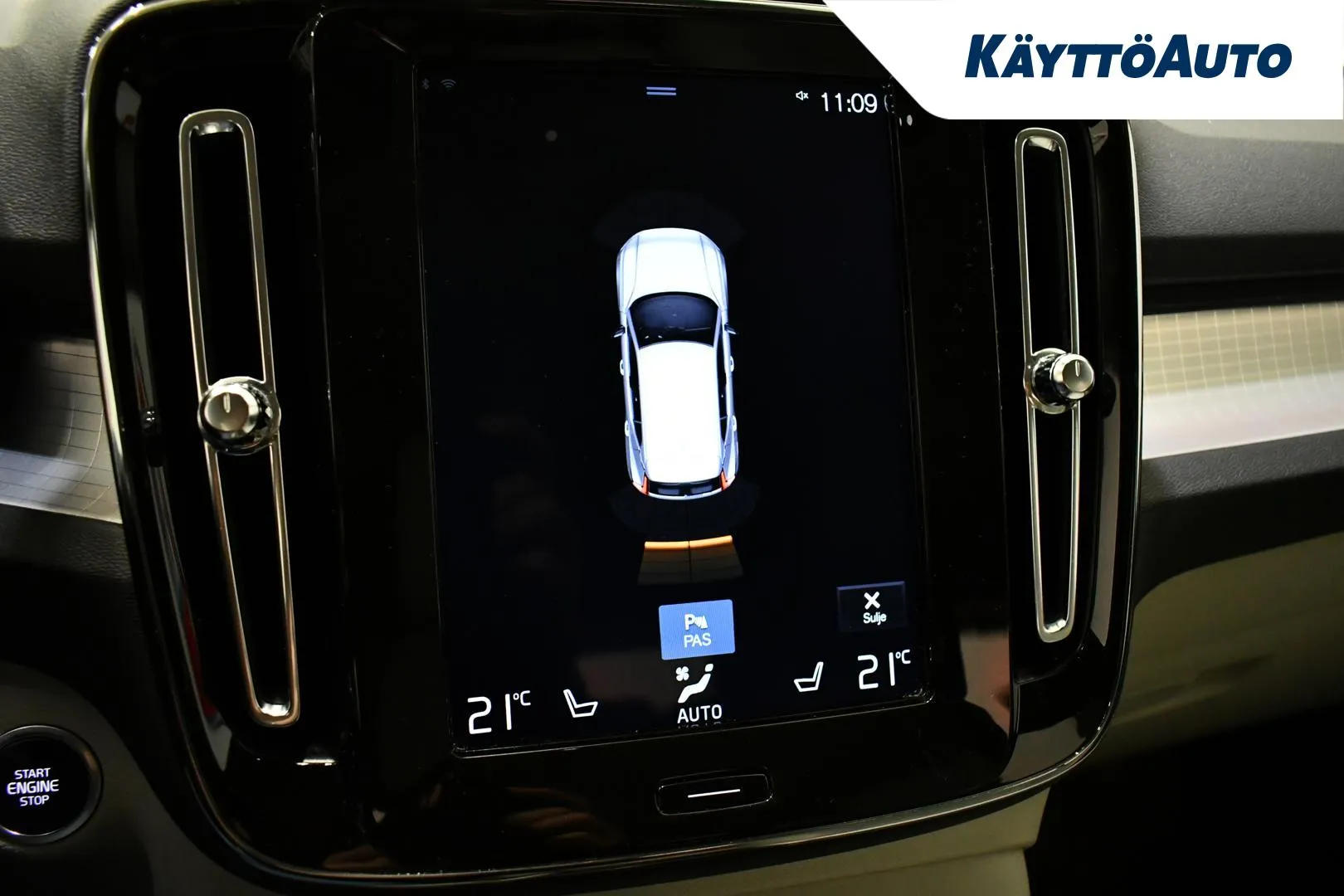 VOLVO XC40 ZMV-501 carousel image