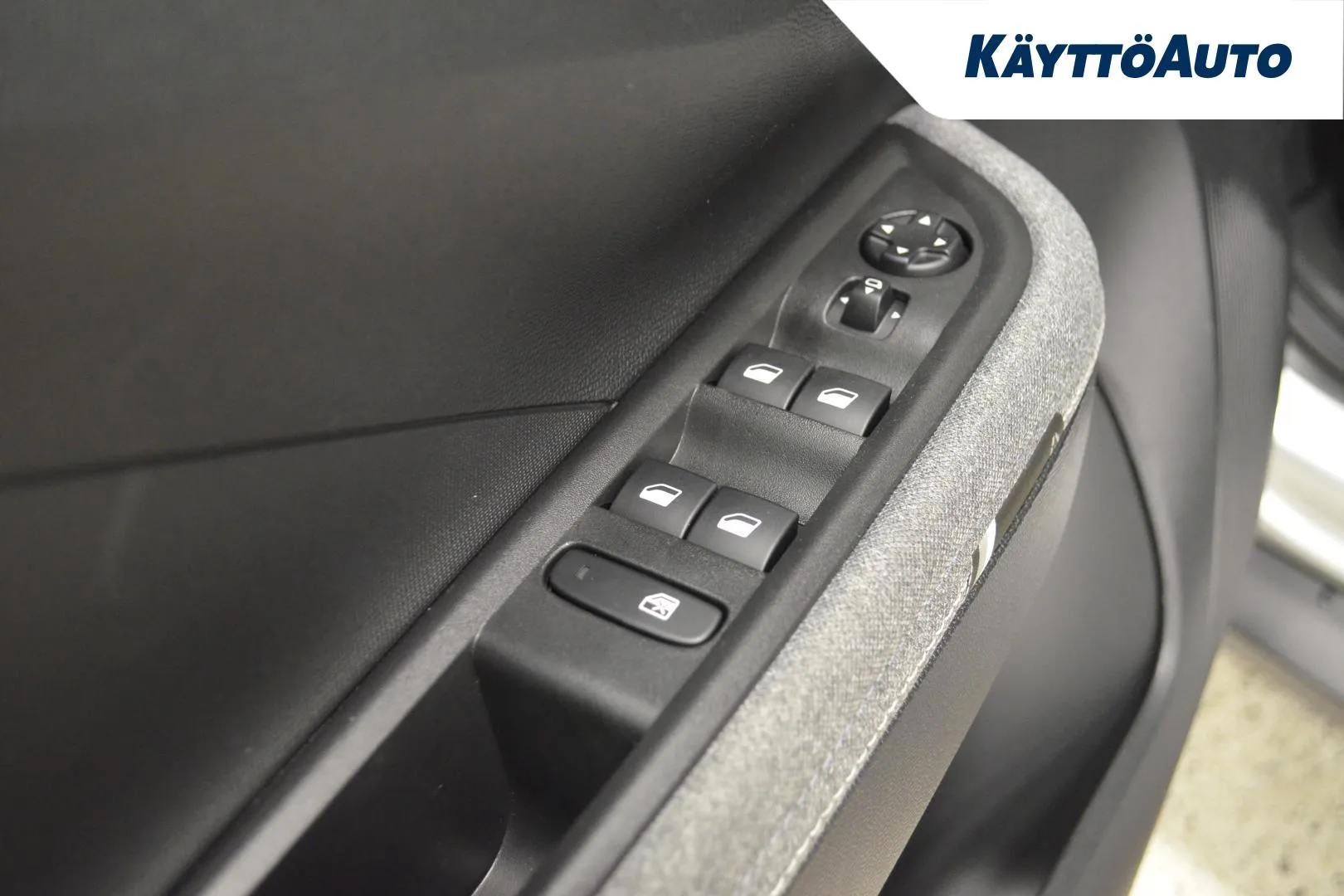 Opel Frontera LTN-961 carousel image