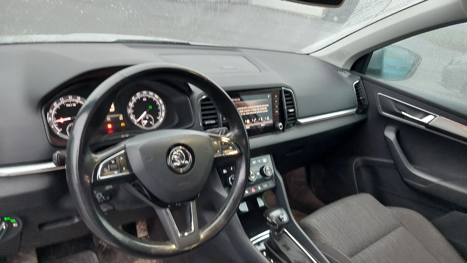 SKODA Karoq CLJ-183 carousel image