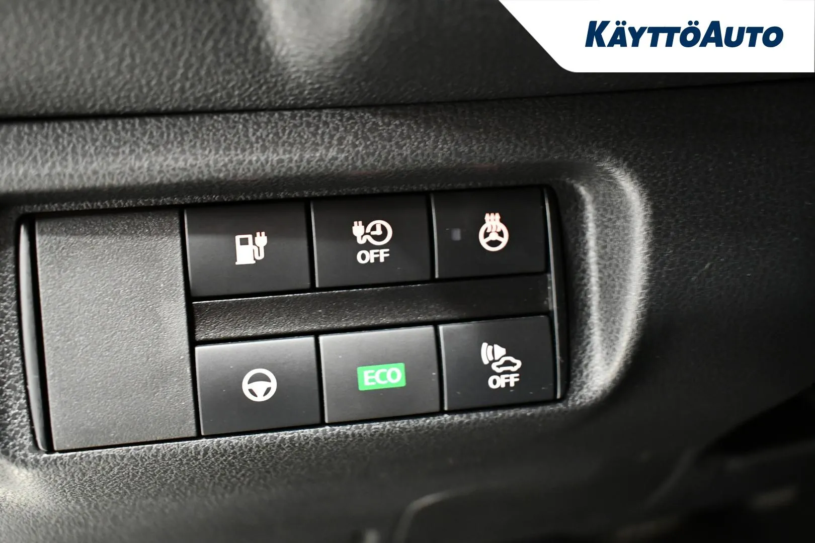 NISSAN Leaf RUR-637 carousel image