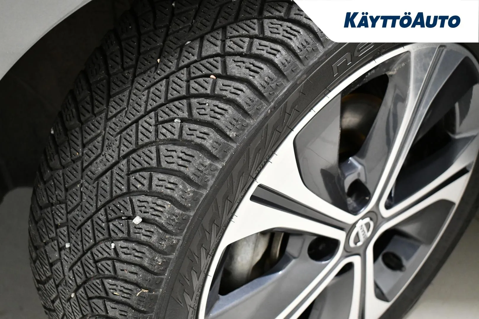 NISSAN Leaf RUR-637 carousel image