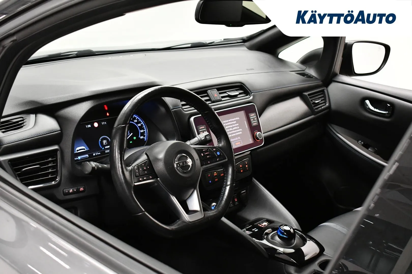 NISSAN Leaf RUR-637 carousel image