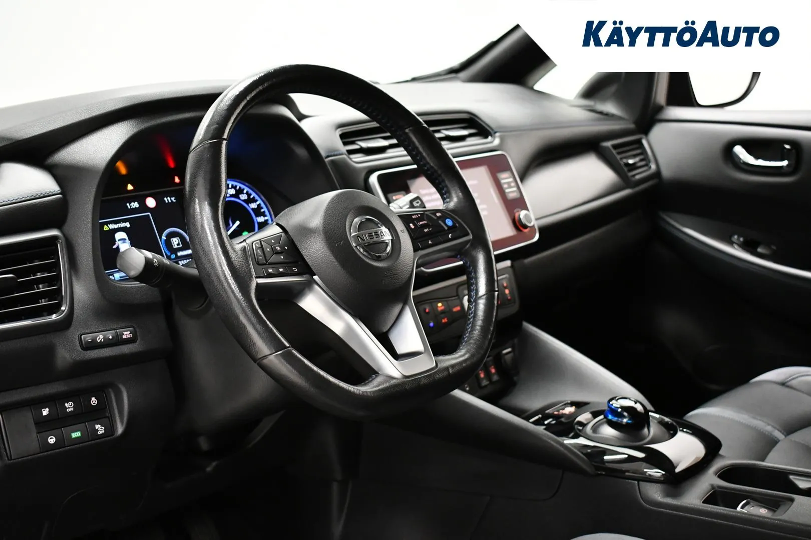 NISSAN Leaf RUR-637 carousel image