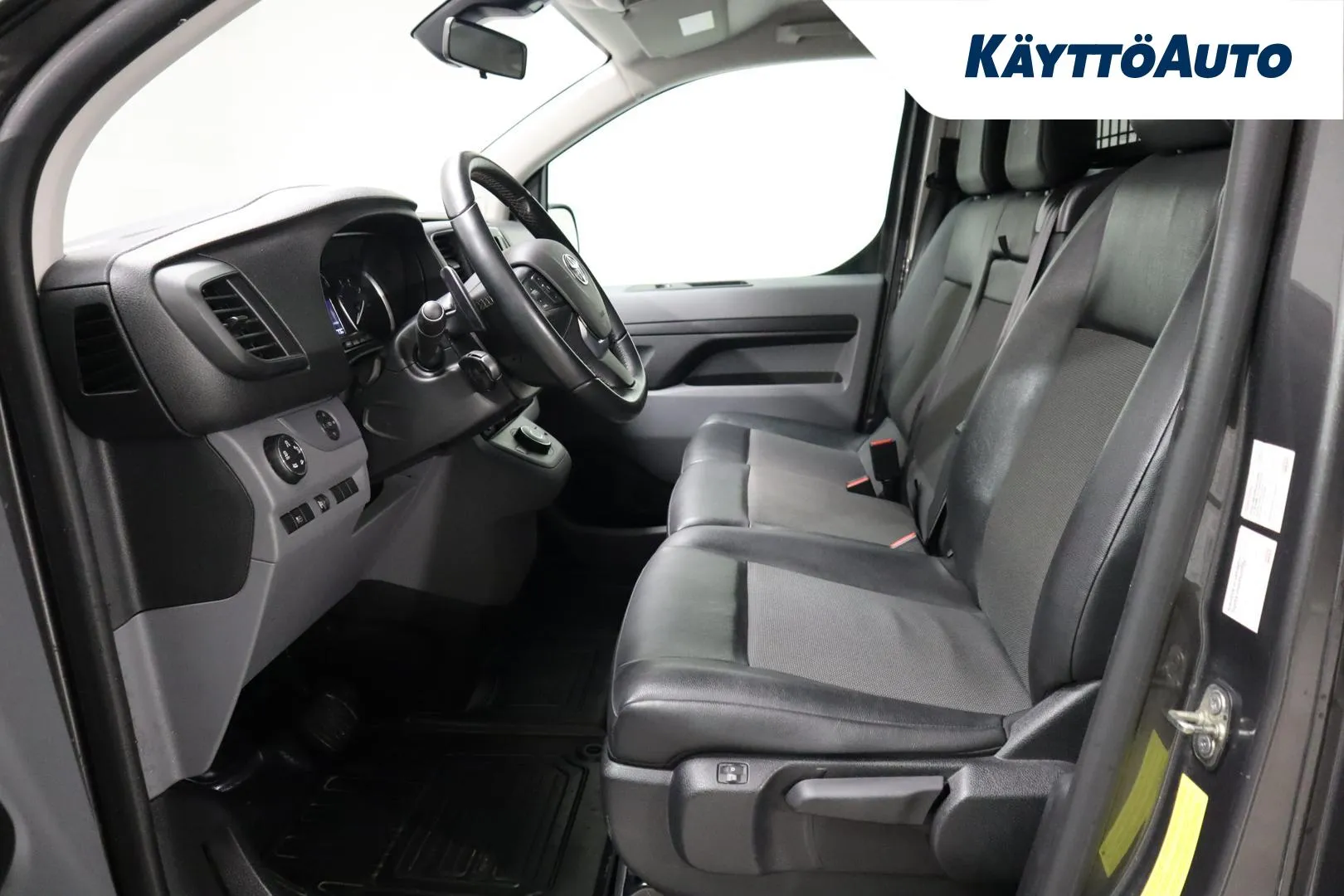 TOYOTA Proace ZOA-546 carousel image