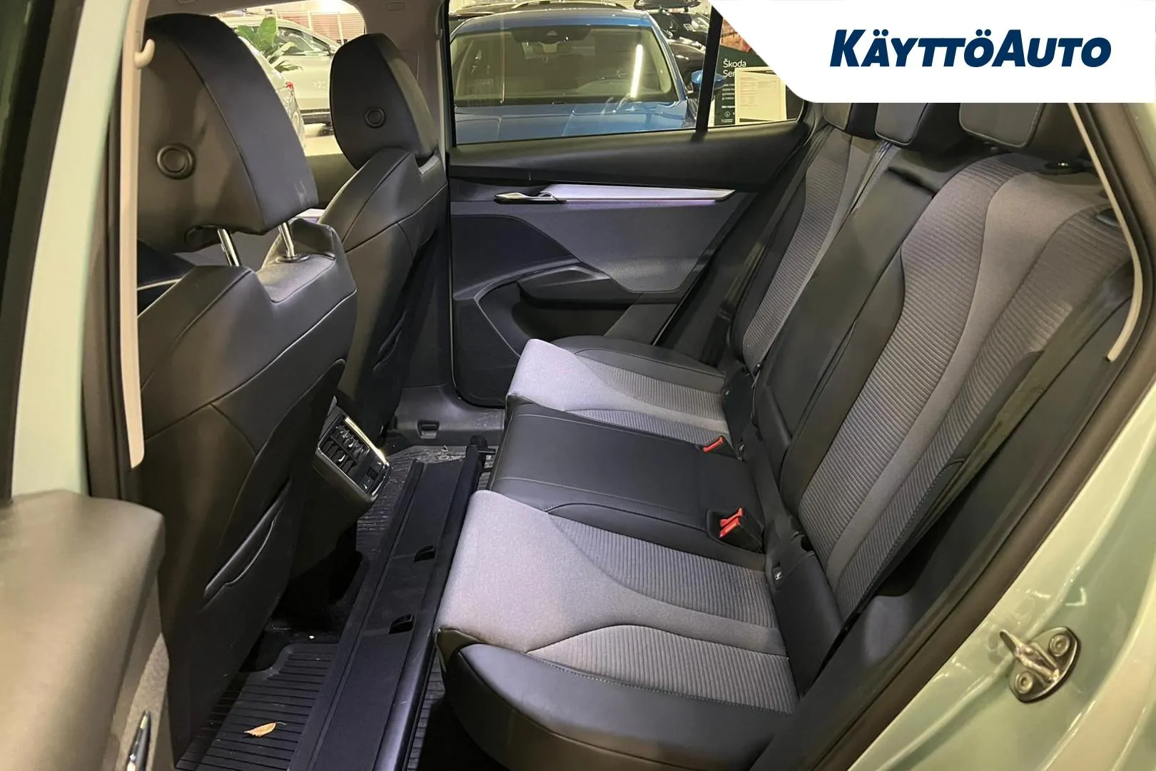 SKODA Enyaq FOV-454 carousel image