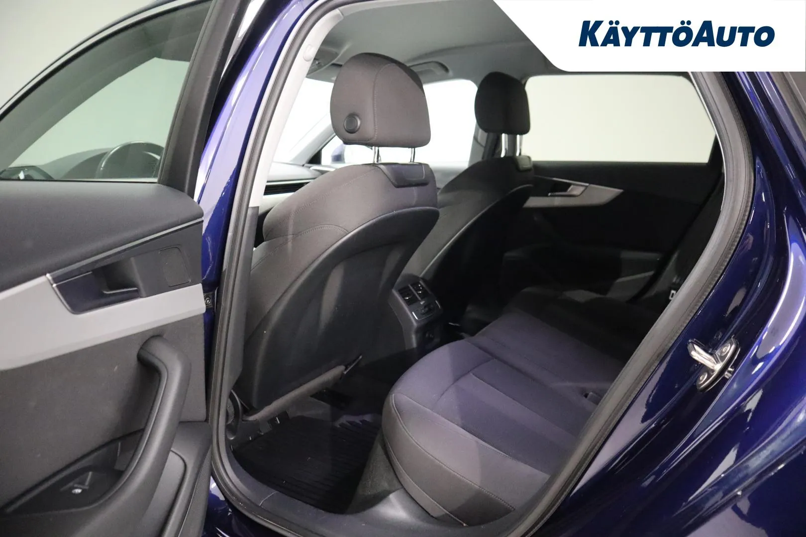 AUDI A4 FRV-797 carousel image