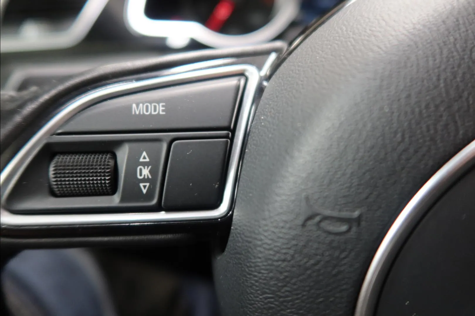 Audi A5 YKL-316 carousel image