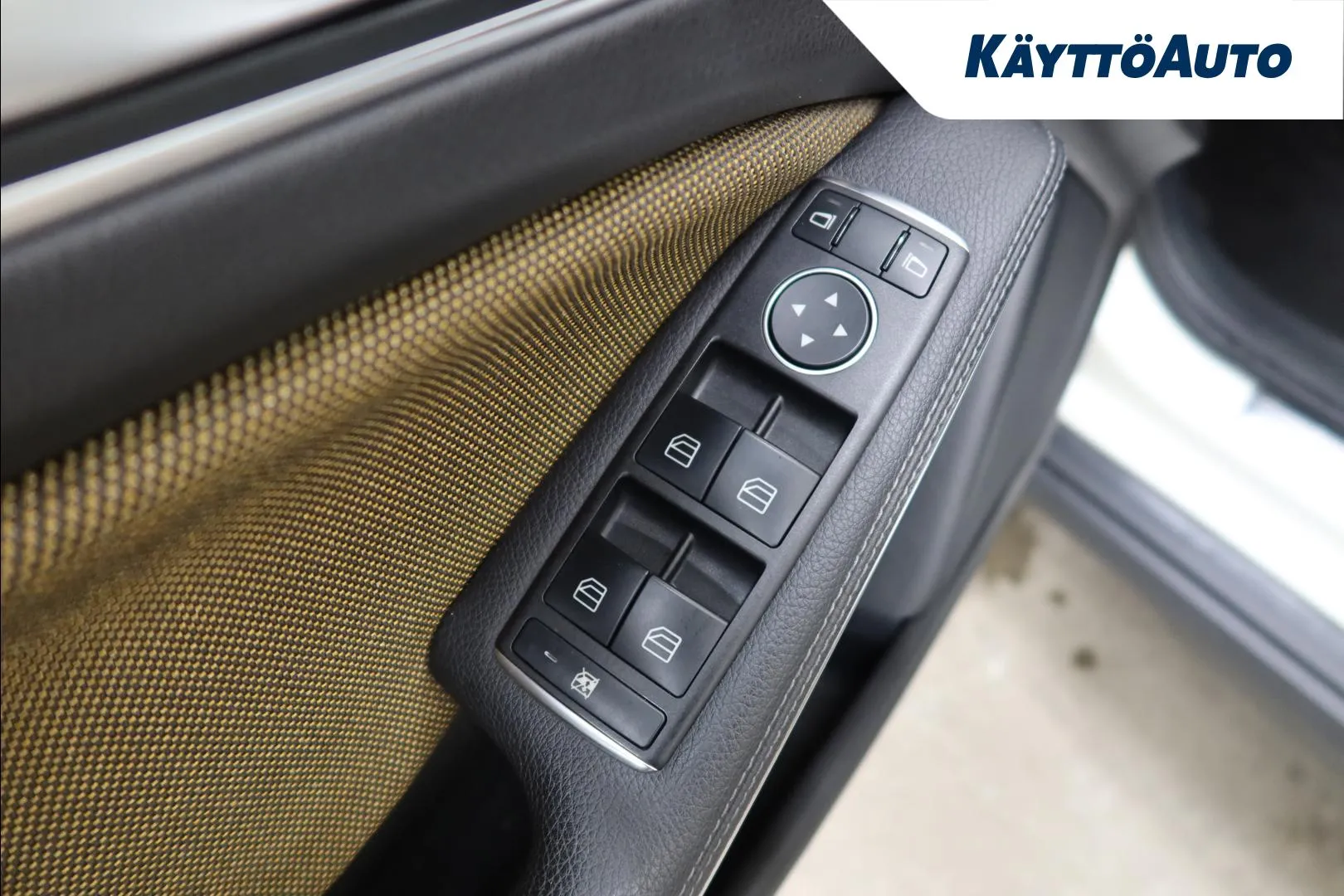 Mercedes-Benz GLA JKP-651 carousel image