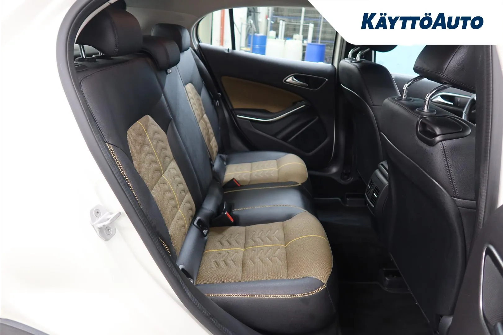 Mercedes-Benz GLA JKP-651 carousel image