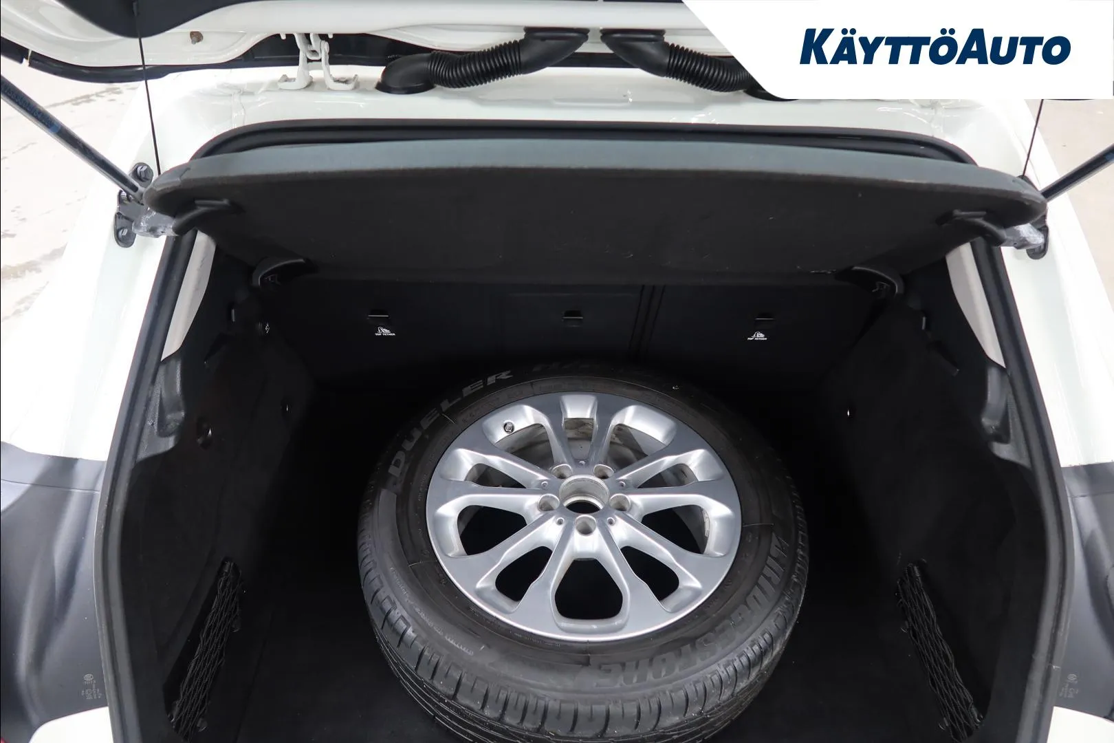 Mercedes-Benz GLA JKP-651 carousel image