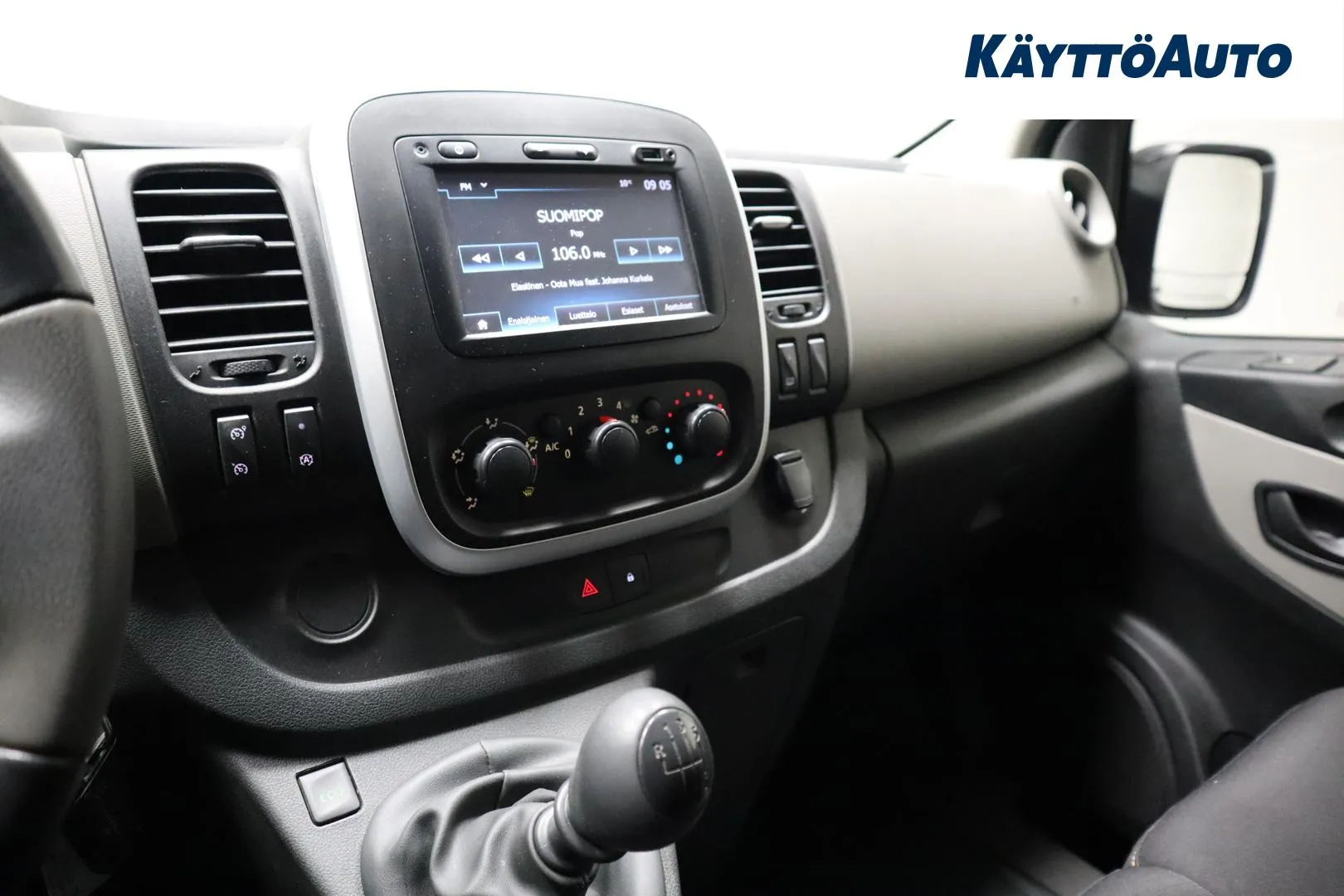 Renault Trafic JLG-744 carousel image