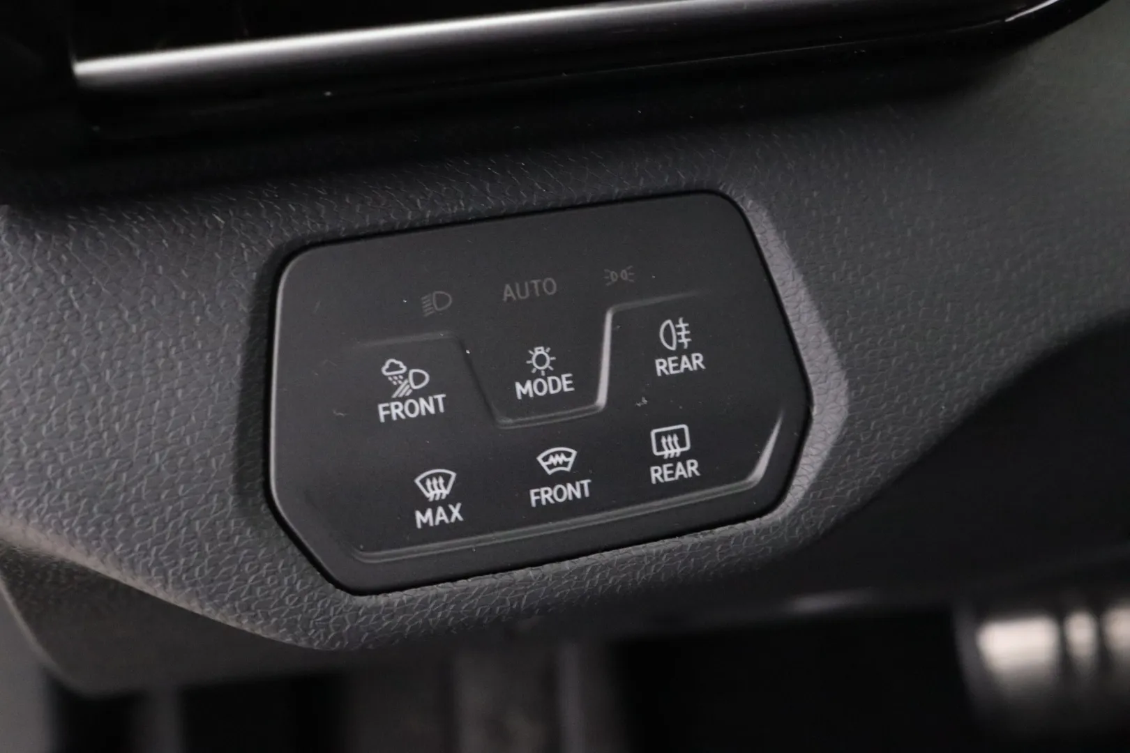 Volkswagen ID.4 NOJ-663 carousel image