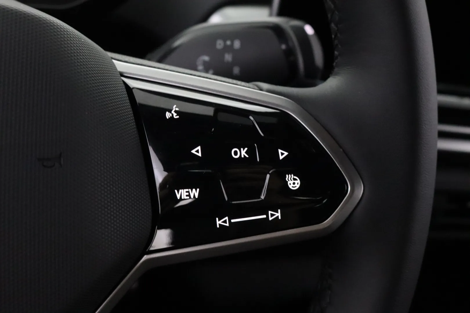 Volkswagen ID.4 NOJ-663 carousel image