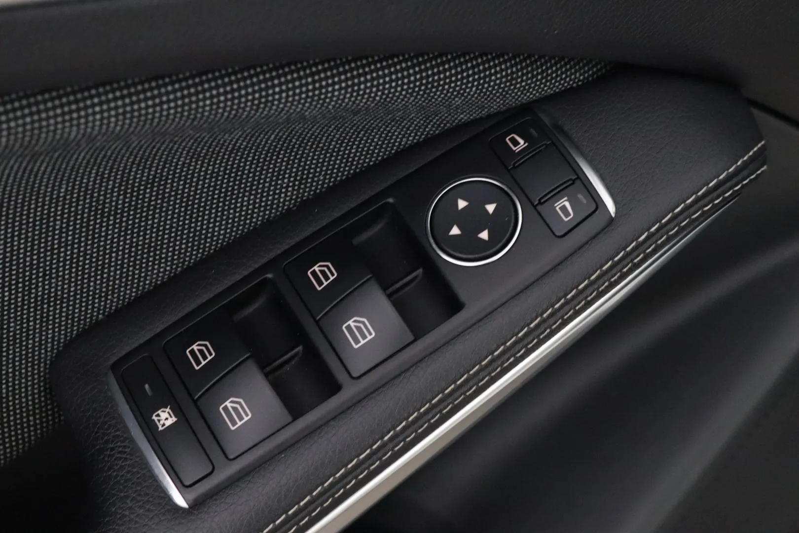 MERCEDES-BENZ A ZKA-632 carousel image