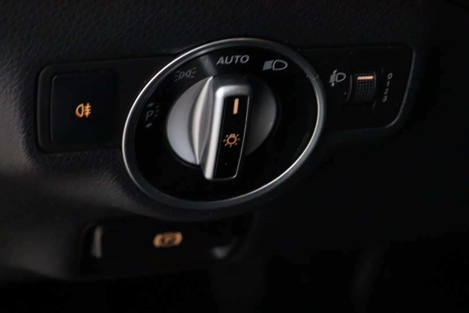 MERCEDES-BENZ A ZKA-632 carousel image