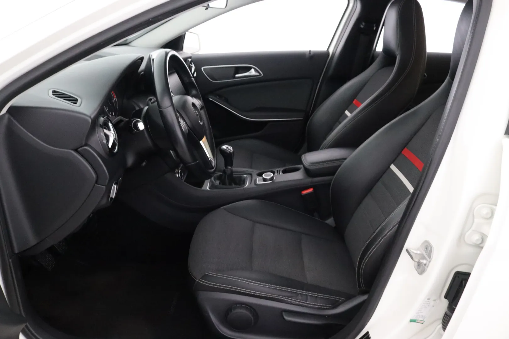 MERCEDES-BENZ A ZKA-632 carousel image