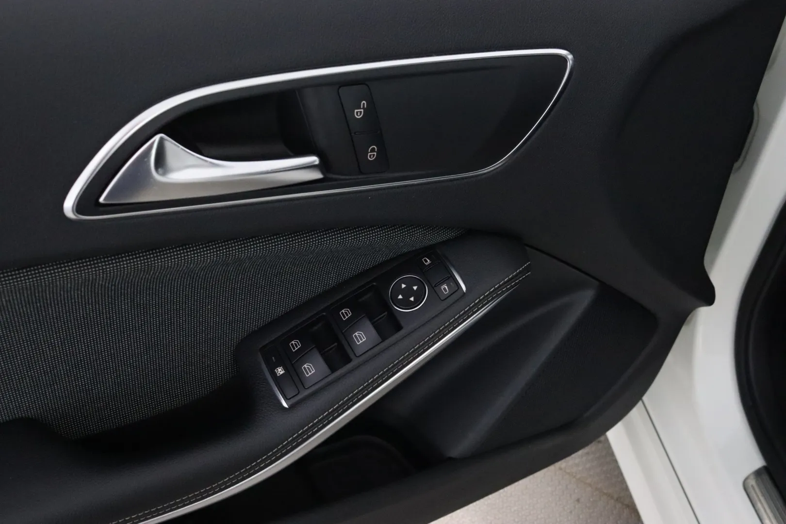 MERCEDES-BENZ A ZKA-632 carousel image