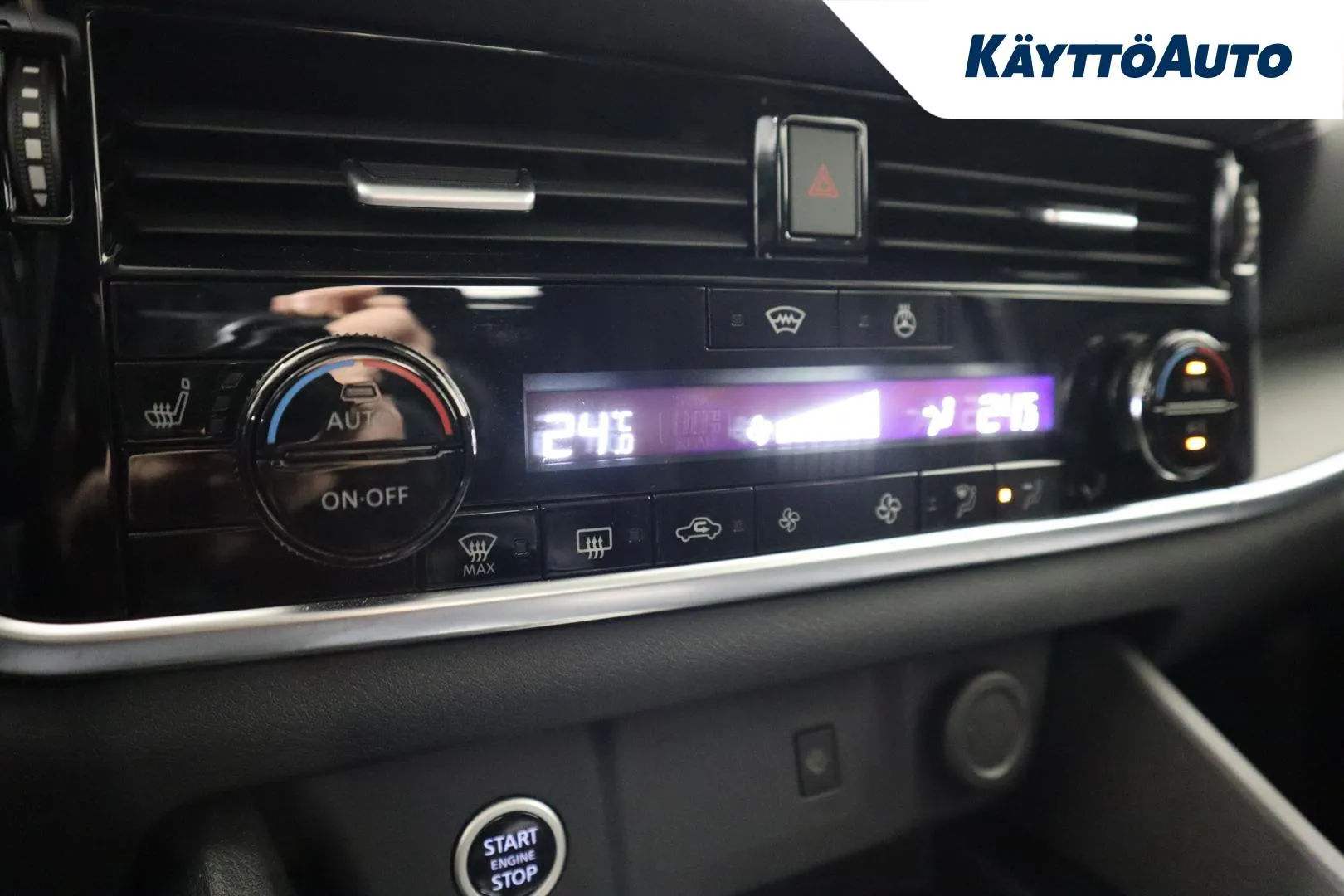 NISSAN Qashqai LRP-523 carousel image