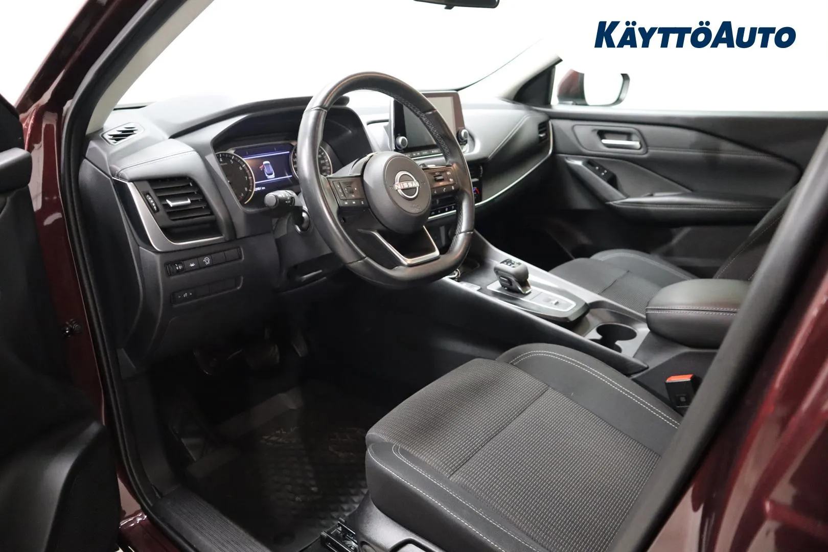 NISSAN Qashqai LRP-523 carousel image