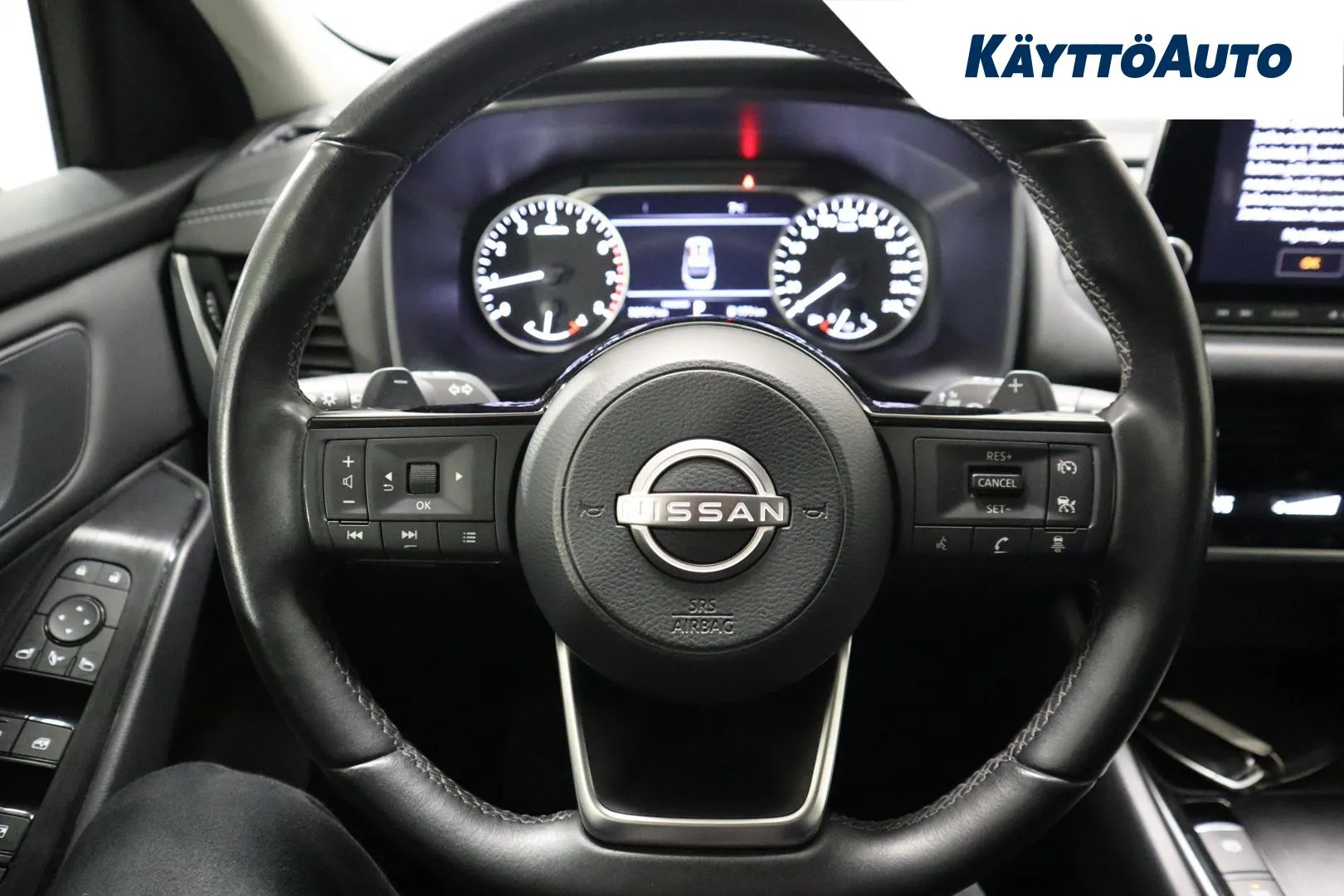 NISSAN Qashqai LRP-523 carousel image