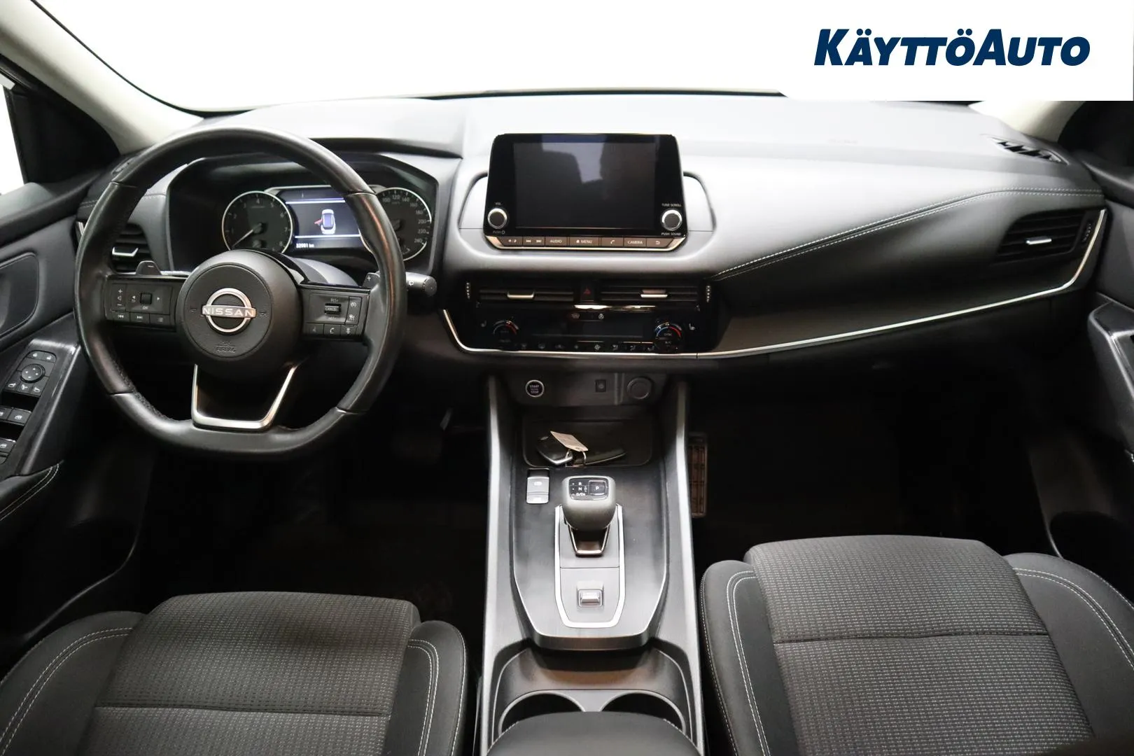 NISSAN Qashqai LRP-523 carousel image