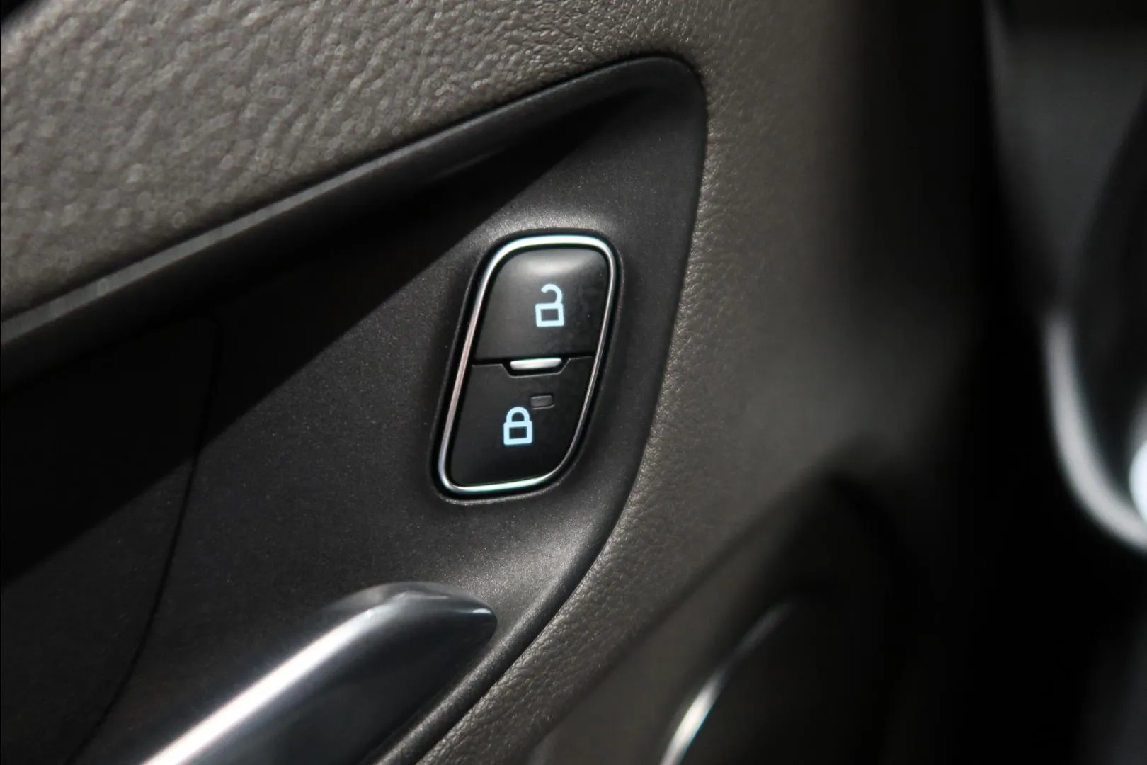 FORD Tourneo Custom GZY-647 carousel image