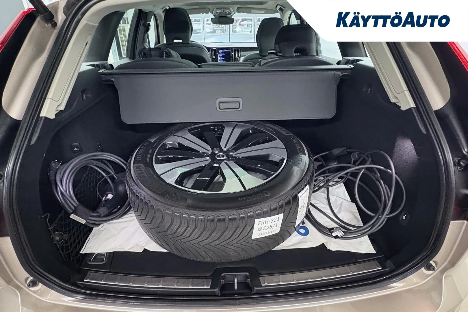 VOLVO XC60 FRH-321 carousel image