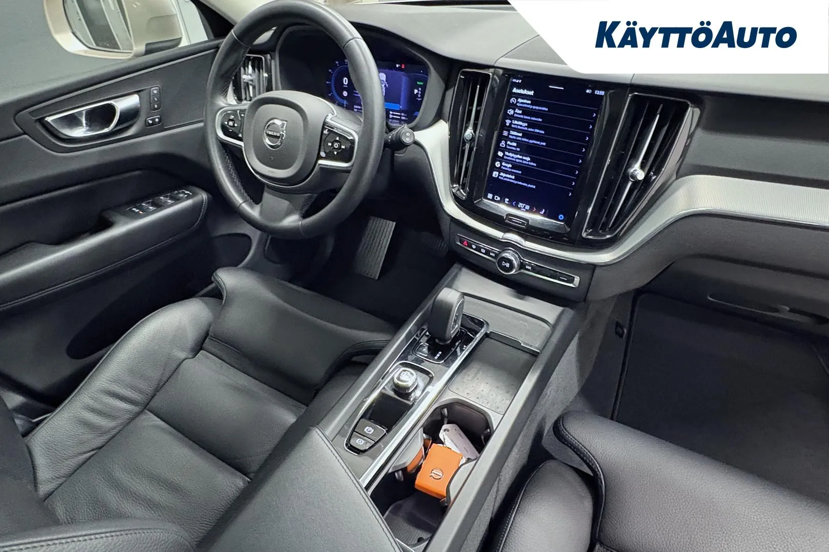 VOLVO XC60 FRH-321 carousel image