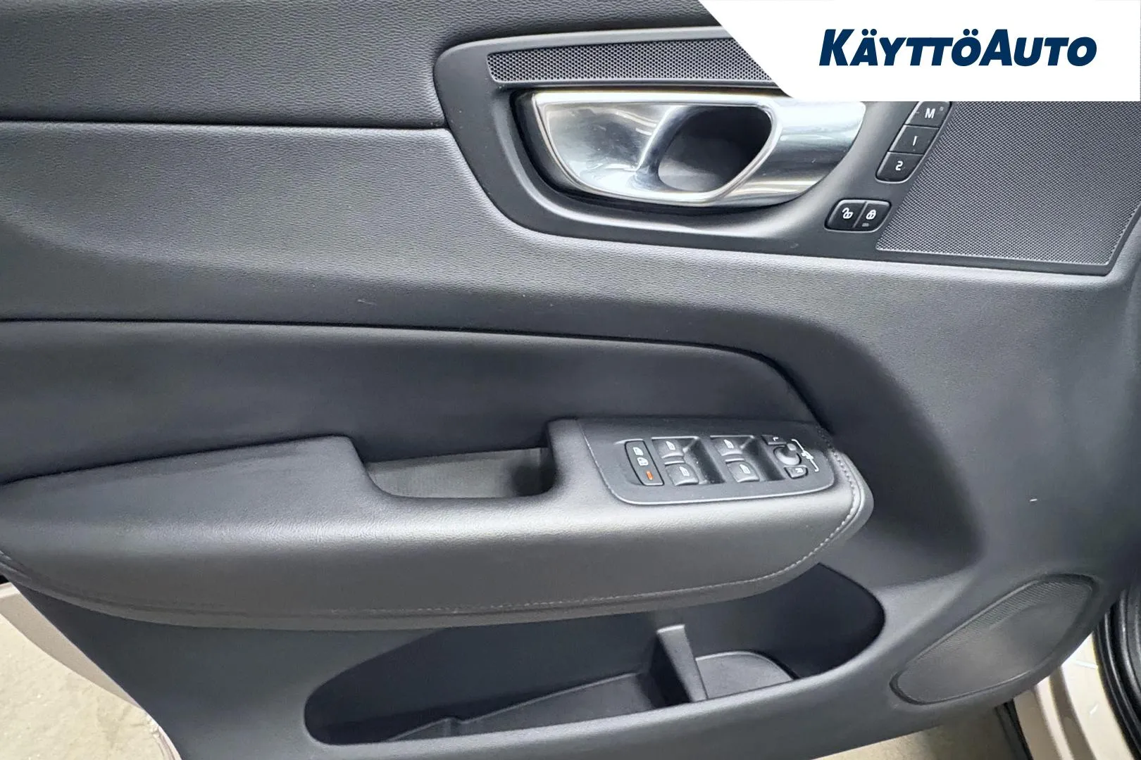 VOLVO XC60 FRH-321 carousel image