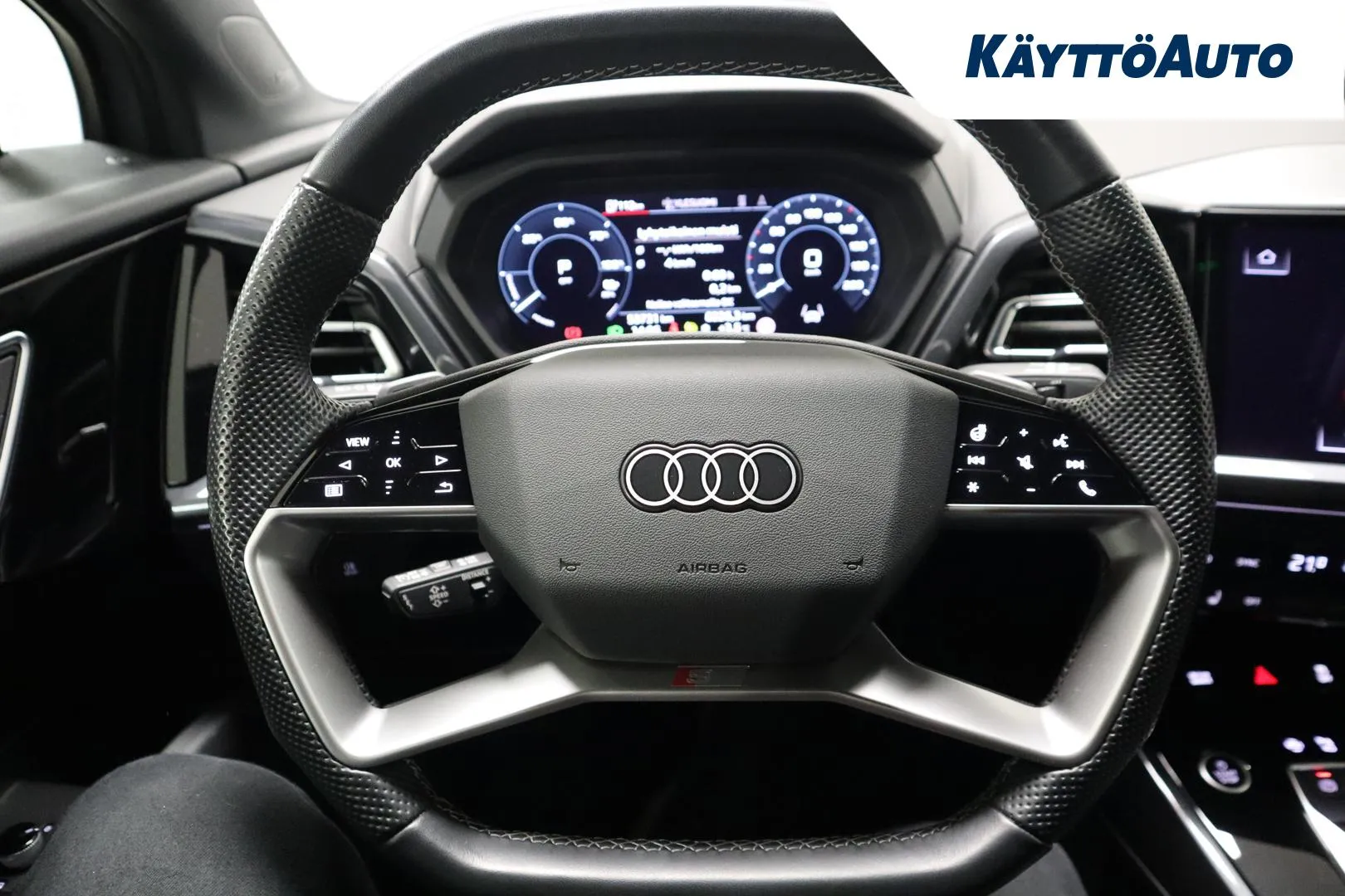 AUDI Q4 e-tron YMA-506 carousel image