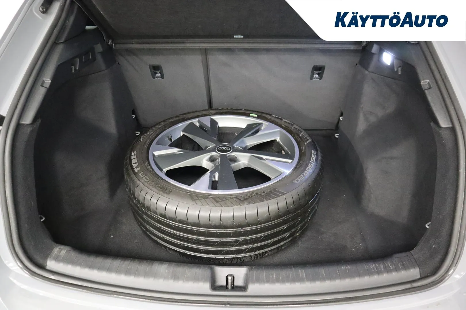 AUDI Q4 e-tron YMA-506 carousel image