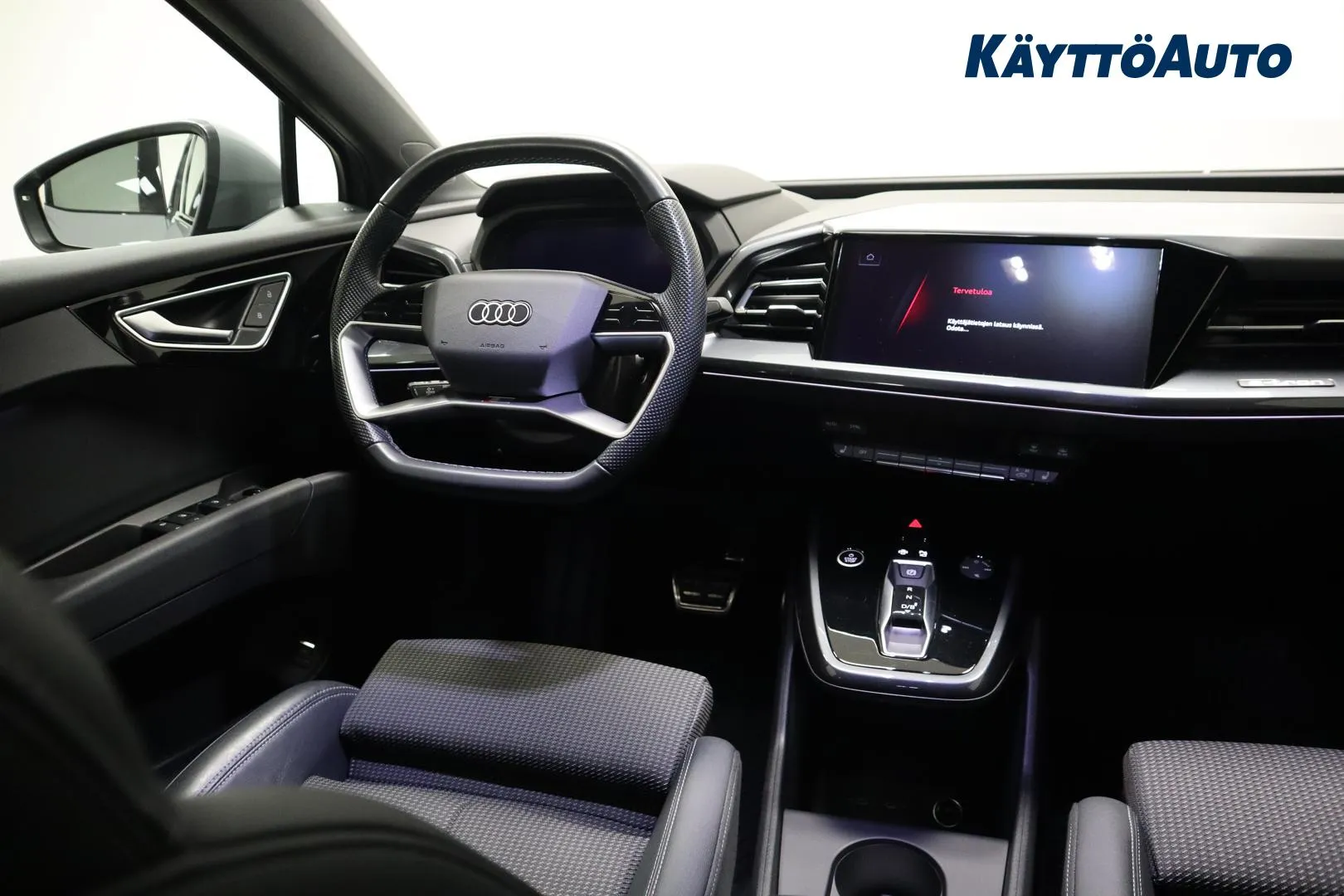 AUDI Q4 e-tron YMA-506 carousel image