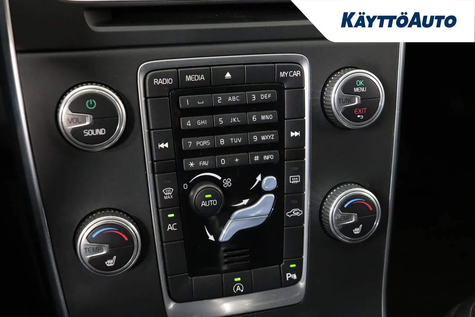 VOLVO V60 LMN-611 carousel image