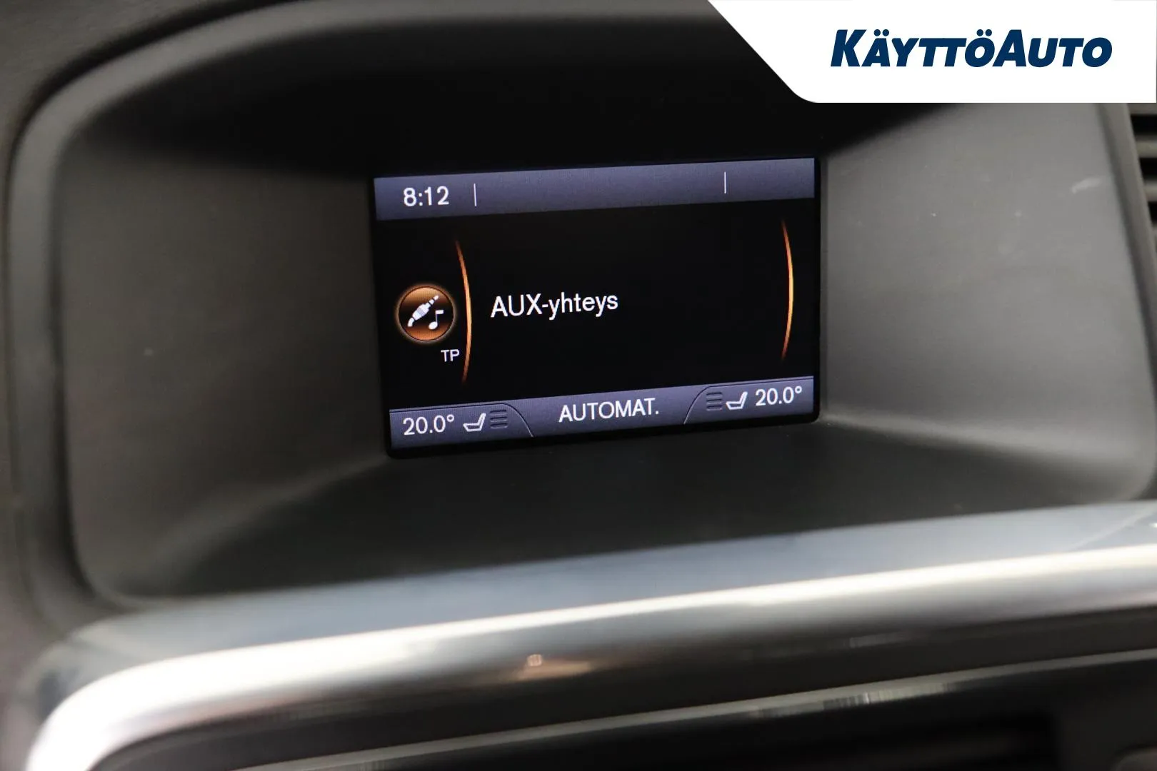 VOLVO V60 LMN-611 carousel image