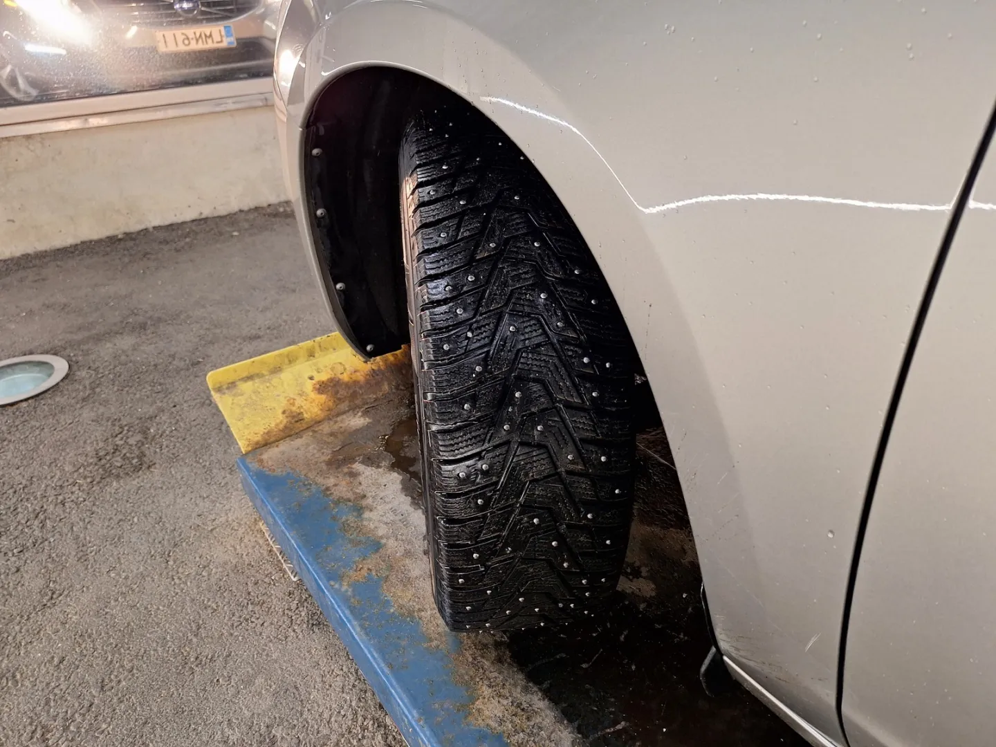 Volvo V60 LMN-611 carousel image