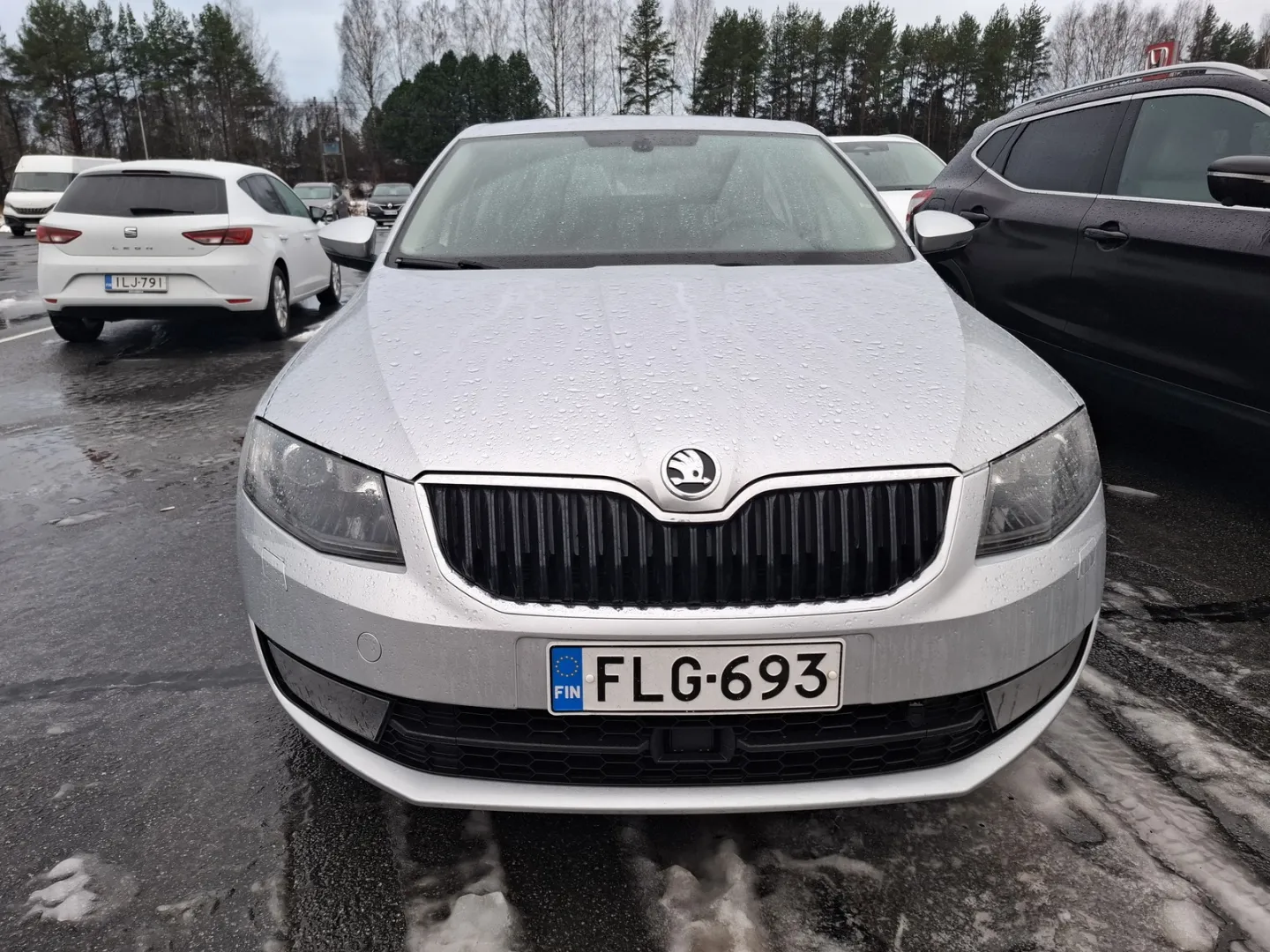 SKODA Octavia FLG-693 carousel image
