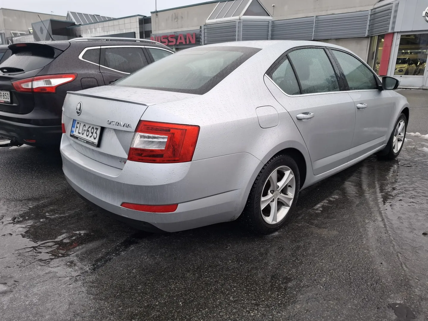 SKODA Octavia FLG-693 carousel image