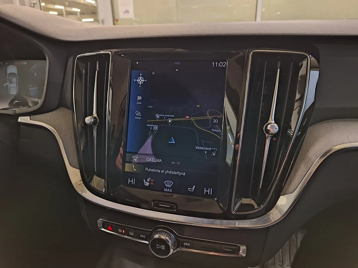 Volvo V60 Cross Country GOY-551 carousel image