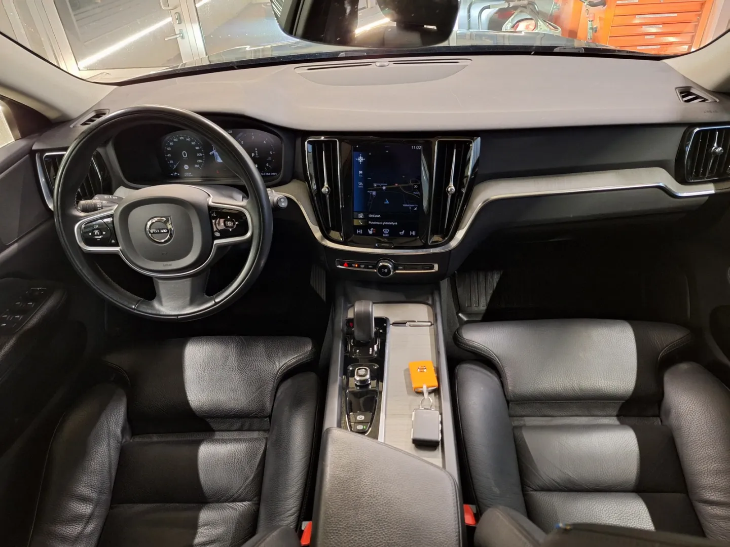 Volvo V60 Cross Country GOY-551 carousel image