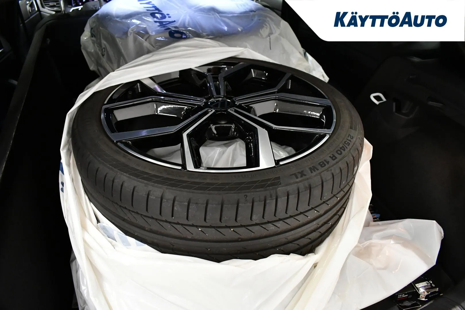 VOLKSWAGEN Polo ZOK-220 carousel image