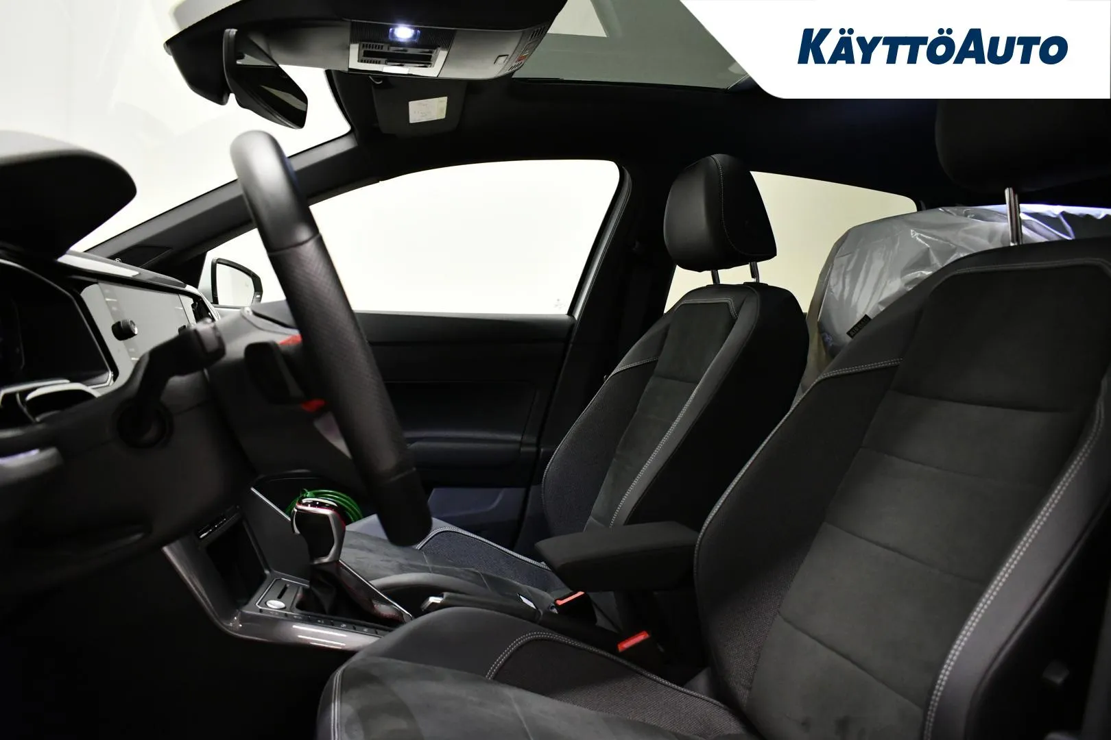 VOLKSWAGEN Polo ZOK-220 carousel image