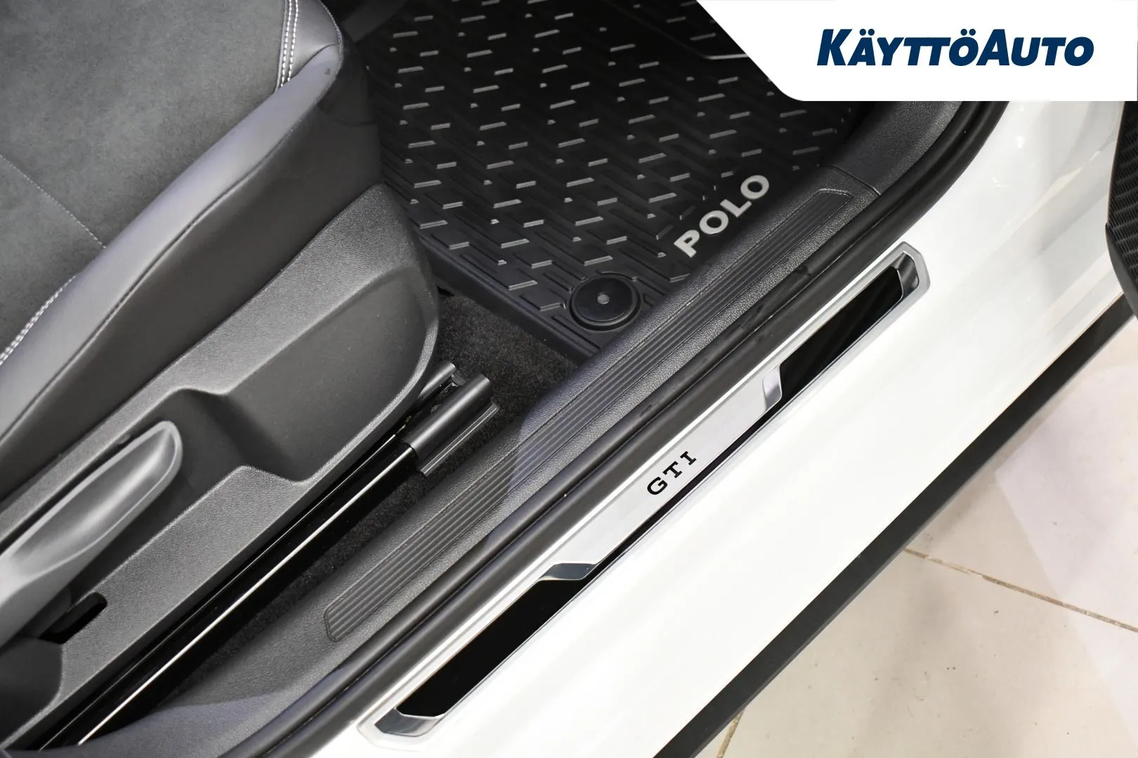 VOLKSWAGEN Polo ZOK-220 carousel image