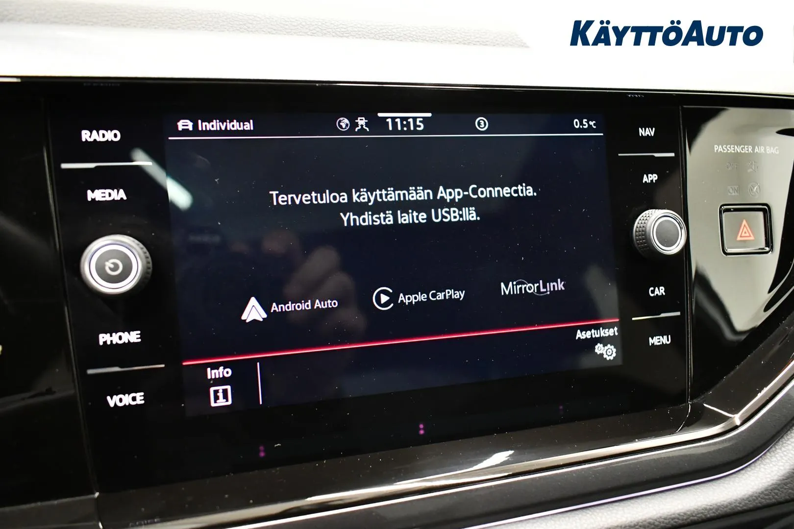 VOLKSWAGEN Polo ZOK-220 carousel image