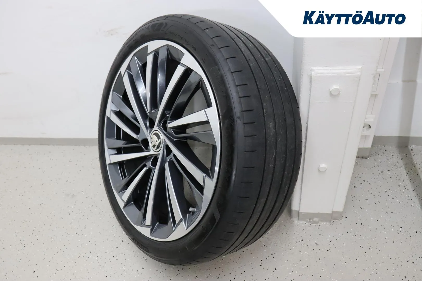 SKODA Superb XSR-442 carousel image