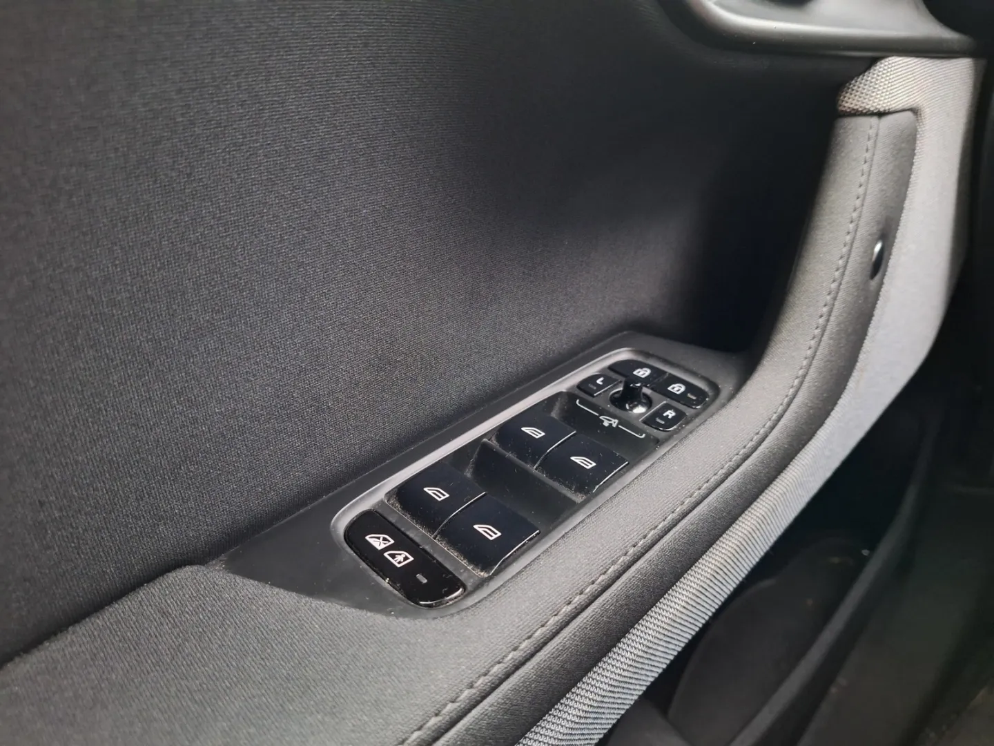 POLESTAR 2 NMX-562 carousel image